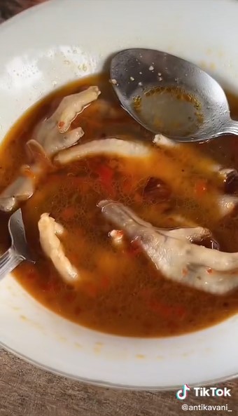 Momen kocak warganet beli seblak ceker, endingnya bikin nggak habis pikir