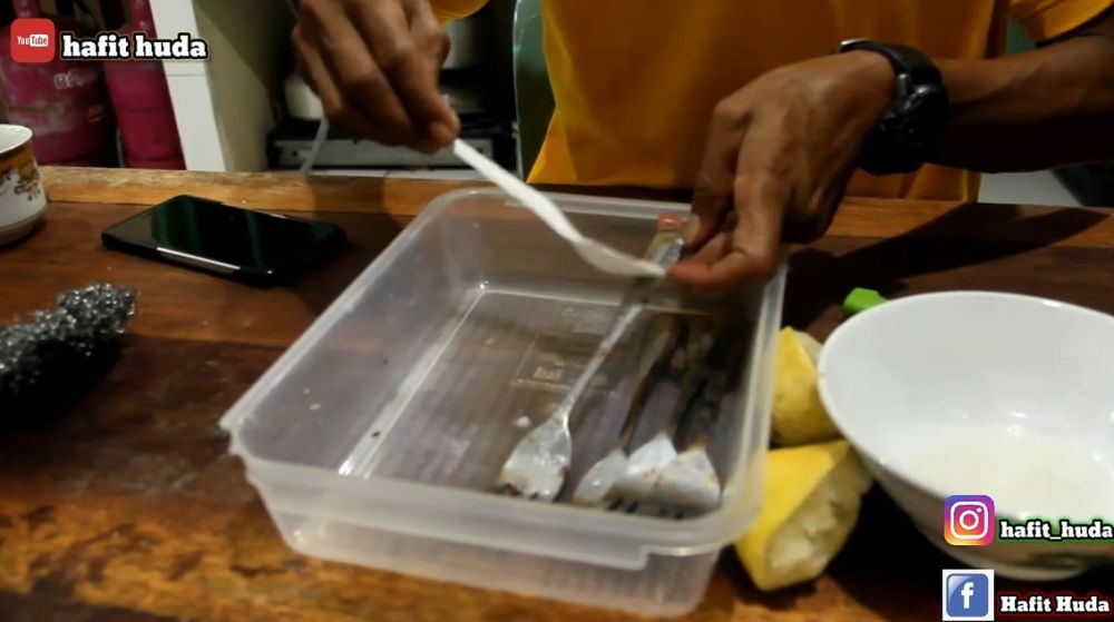 Trik menghilangkan karat pada sendok dan garpu, cuma pakai dua bahan dapur