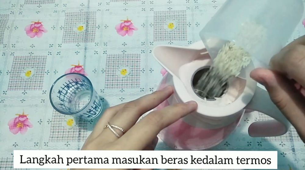 Trik basmi bau tak sedap pada termos air panas, cuma pakai satu bahan dapur