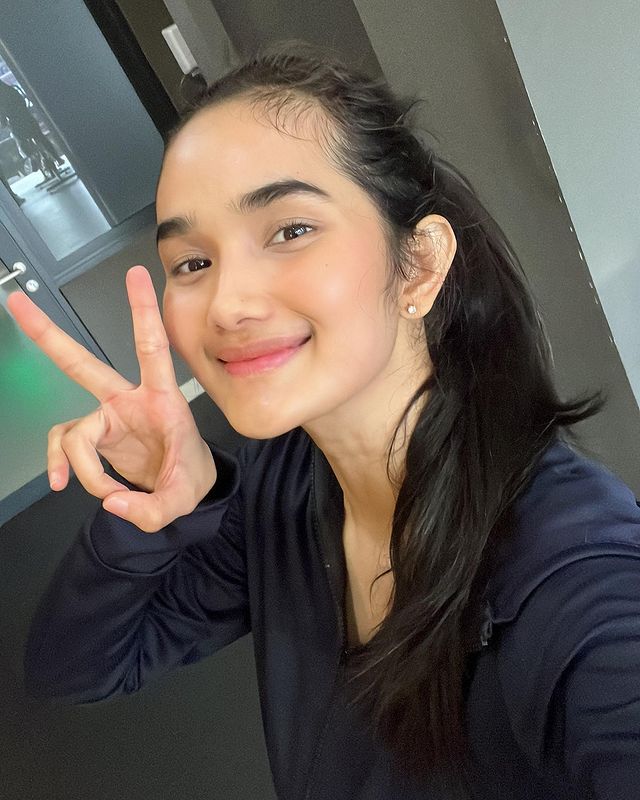 Faby Marcelia pamer gaya bak ABG setelah punya dua anak © 2023 brilio.net