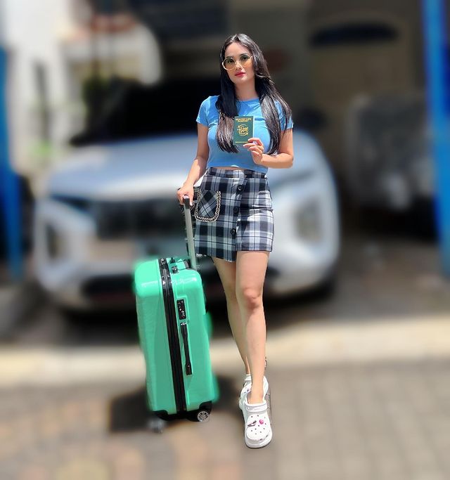 Faby Marcelia pamer gaya bak ABG setelah punya dua anak © 2023 brilio.net