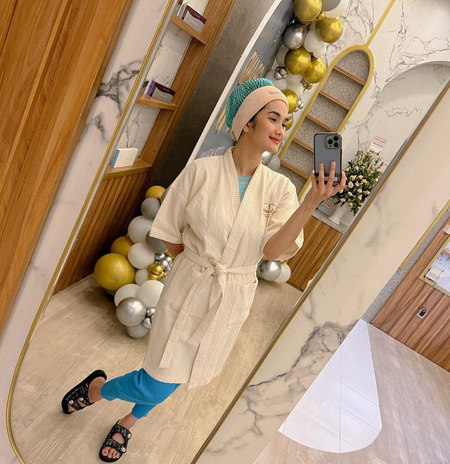 Faby Marcelia pamer gaya bak ABG setelah punya dua anak © 2023 brilio.net