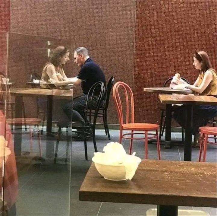 potret nyeleneh bikin mata terkecoh © Facebook