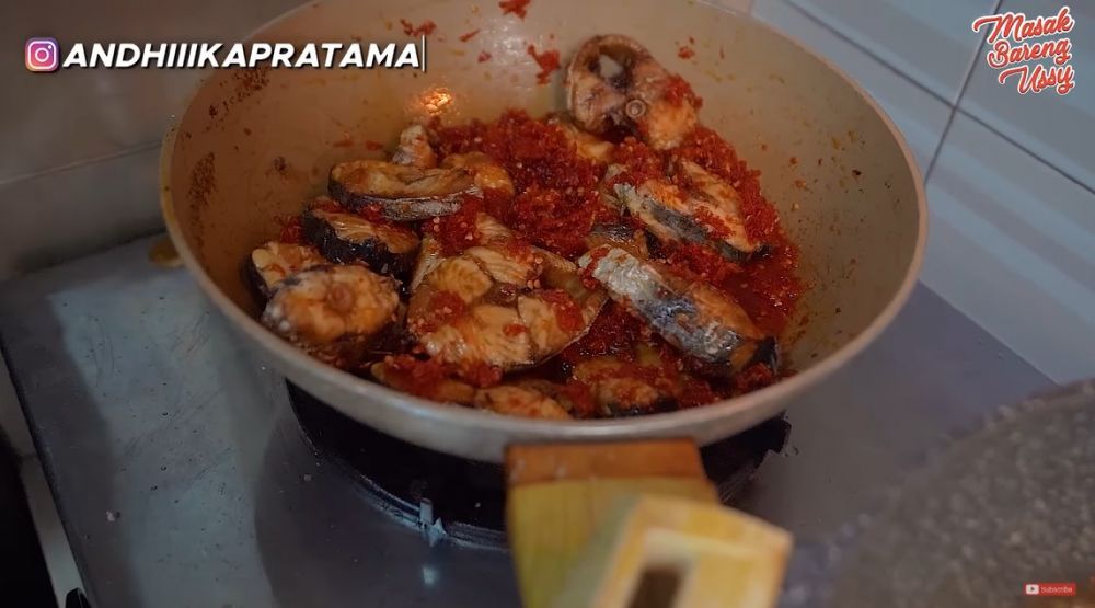 11 Masakan lauk sehari-hari Ussy Sulistiawaty ini enak, bumbunya nggak ribet, dan antibosan