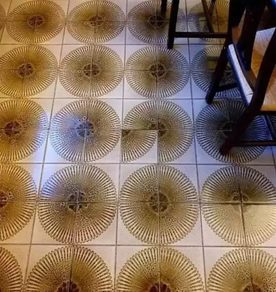 penampakan bangunan nggak simetris ini bikin geregetan Berbagai sumber