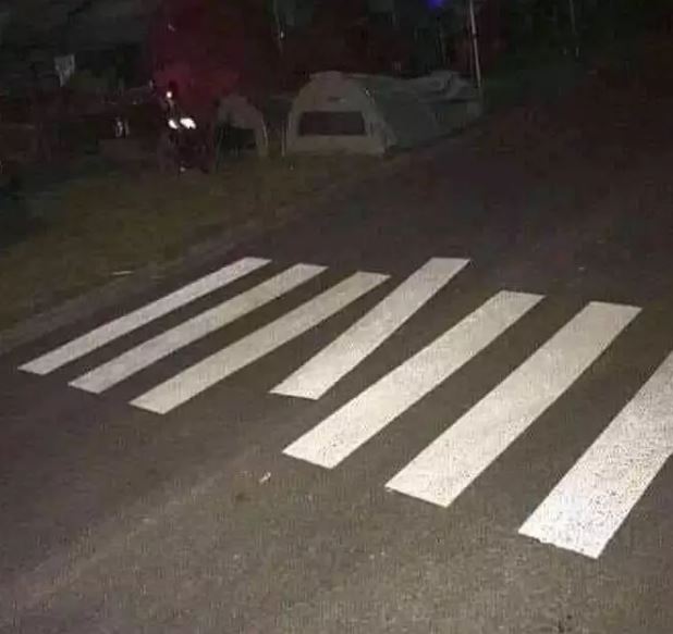 penampakan bangunan nggak simetris ini bikin geregetan Berbagai sumber penampakan bangunan nggak simetris ini bikin geregetan Berbagai sumber