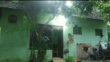 Wanita ini pamer review rumah tengah makam Berbagai sumber