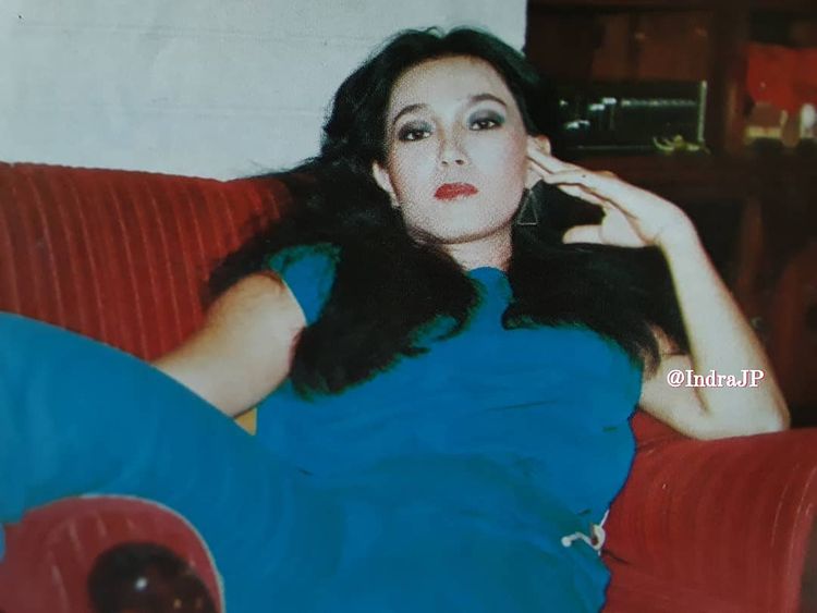 Eva Arnaz Gadis Warkop jualan lontong sayur © berbagai sumber Eva Arnaz Gadis Warkop jualan lontong sayur © berbagai sumber