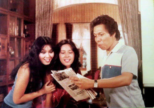 Eva Arnaz Gadis Warkop jualan lontong sayur © berbagai sumber Eva Arnaz Gadis Warkop jualan lontong sayur © berbagai sumber