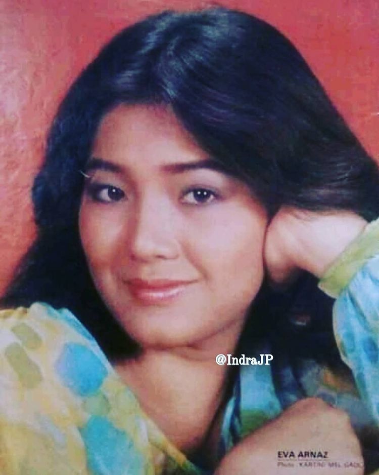 Eva Arnaz Gadis Warkop jualan lontong sayur © berbagai sumber Eva Arnaz Gadis Warkop jualan lontong sayur © berbagai sumber