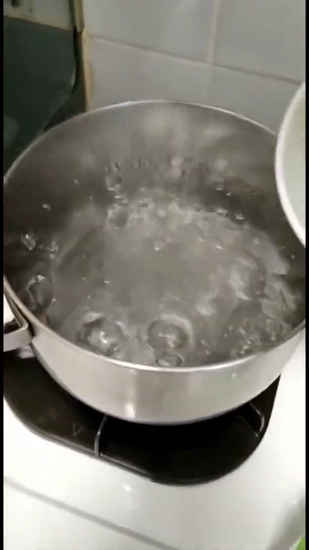 Tambahkan 3 bahan dapur, ini trik jitu merebus brokoli agar tetap renyah dan hijau