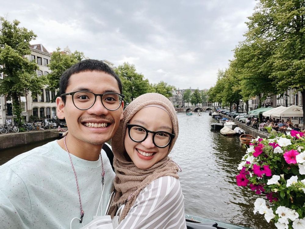 potret mesra gita savitri dan paul partohap © berbagai sumber potret mesra gita savitri dan paul partohap © berbagai sumber