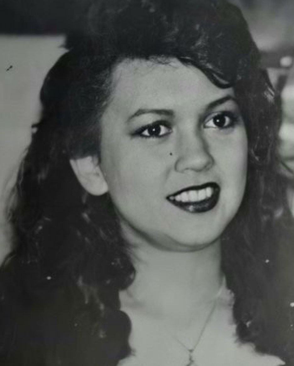 transformasi pemeran kasir restoran di film Warkop Itu Bisa Diatur © berbagai sumber