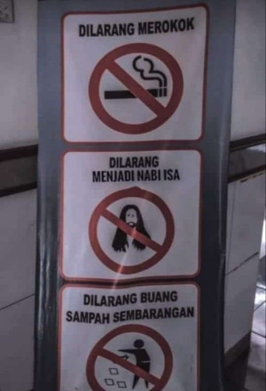 Tulisan kocak di tanda larangan Berbagai sumber Tulisan kocak di tanda larangan Berbagai sumber