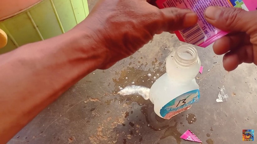 Cara sederhana bersihkan bagian luar termos nasi dari noda kerak, jadi kinclong lagi pakai 2 bahan