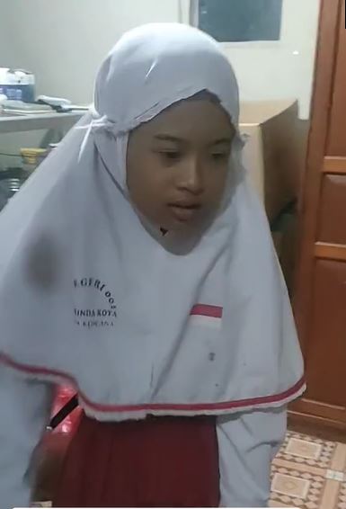 momen kocak bocah ingin berangkat sekolah padahal sudah Maghrib Berbagai sumber