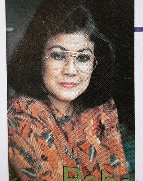 Pemeran ibu kos 'Tante Mira' di film Warkop DKI ini ternyata ibu Dede Yusuf, intip 9 potret lawasnya