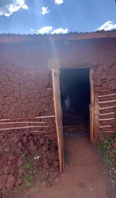 Traveler Indonesia ini review masjid tanah liat di Uganda Berbagai sumber