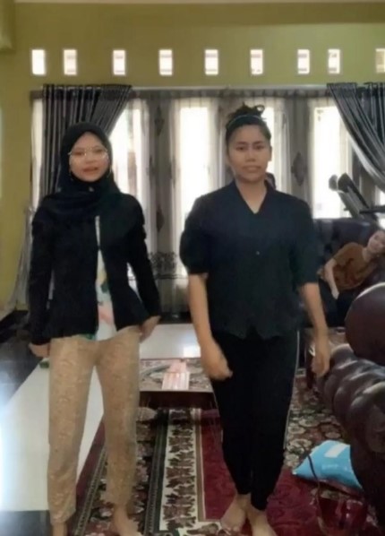 rumah Evi Masamba yang berlantai dua © Instagram