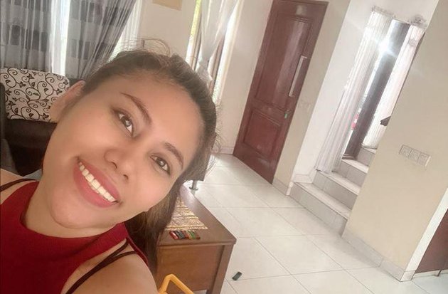 rumah Evi Masamba yang berlantai dua © Instagram