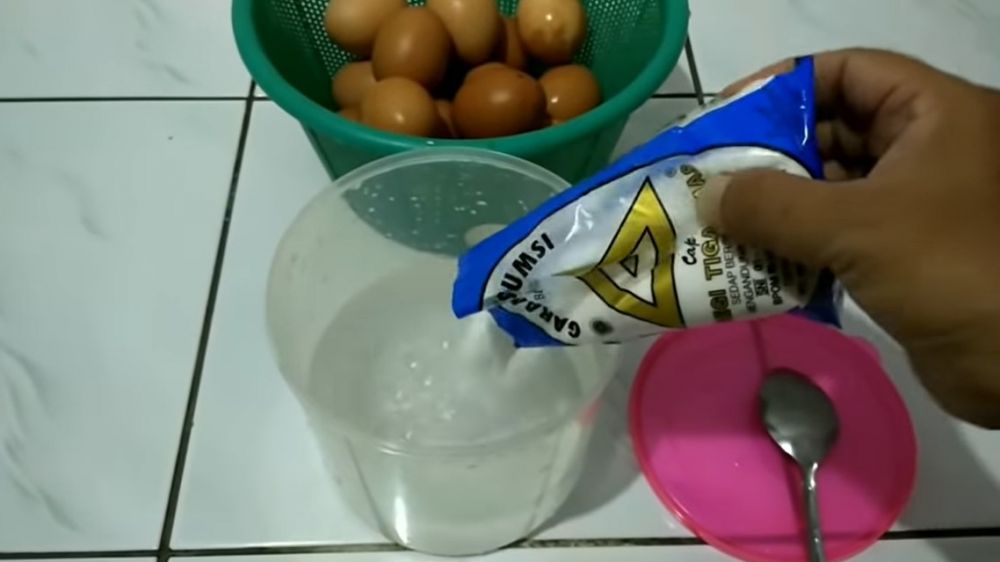 Cuma butuh dua jam, begini 7 cara simpel membuat telur asin dari telur ayam