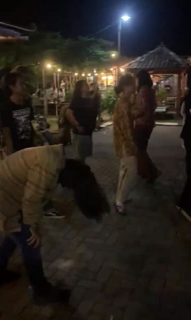 pengantin undang band black metal di pernikahannya Instagram pengantin undang band black metal di pernikahannya Instagram