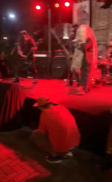 pengantin undang band black metal di pernikahannya Instagram pengantin undang band black metal di pernikahannya Instagram