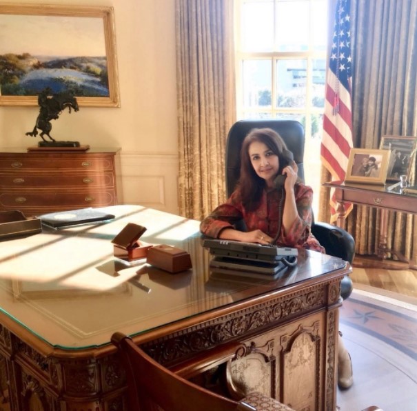 Shirley Malinton jadi PNS © berbagai sumber