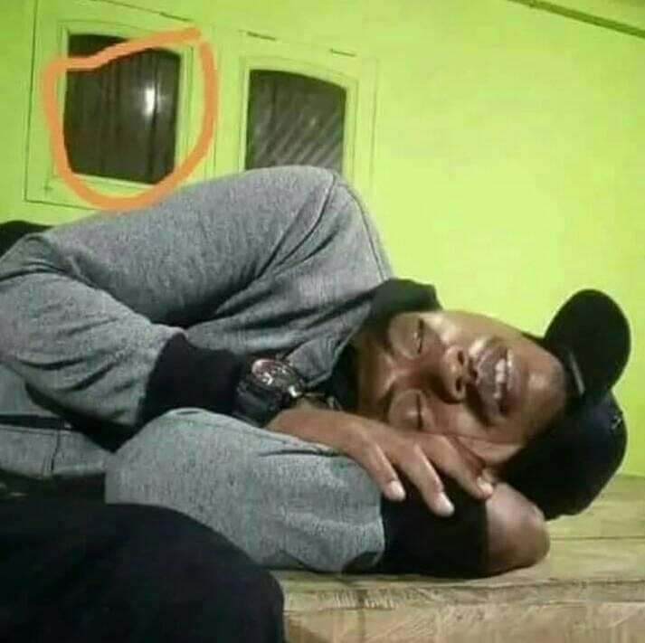 potret absurd ada yang janggal © berbagai sumber