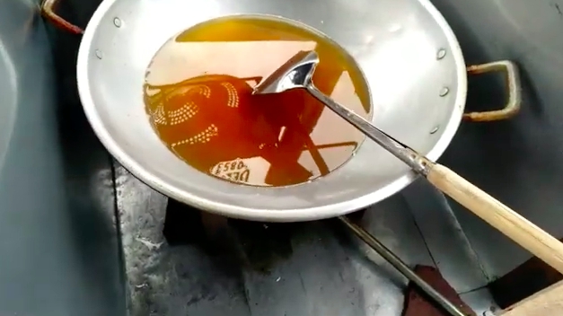 Tanpa dibalur tepung, begini cara jitu goreng otak-otak agar mengembang sempurna dan tidak meletup