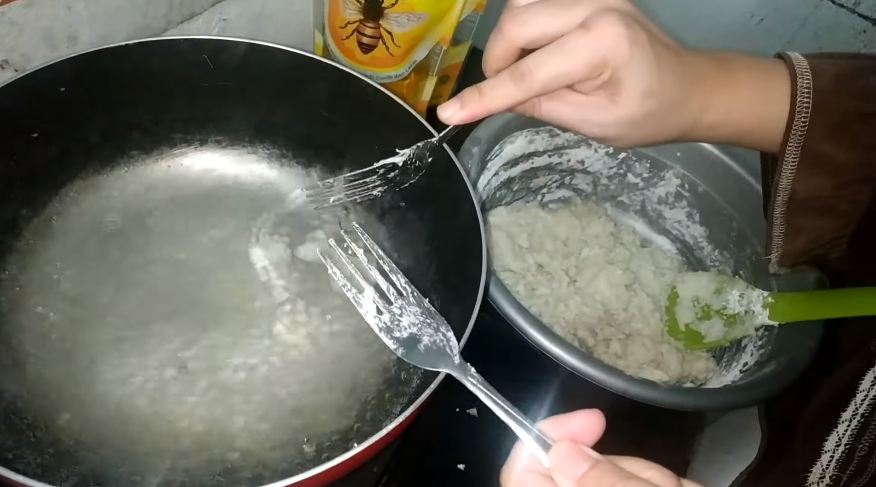 Cara praktis bikin adonan tekwan jadi keriting, tangan tidak kotor dan antigagal