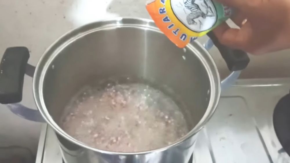 Cuma butuh 10 menit, begini cara merebus sagu mutiara hingga matang sempurna