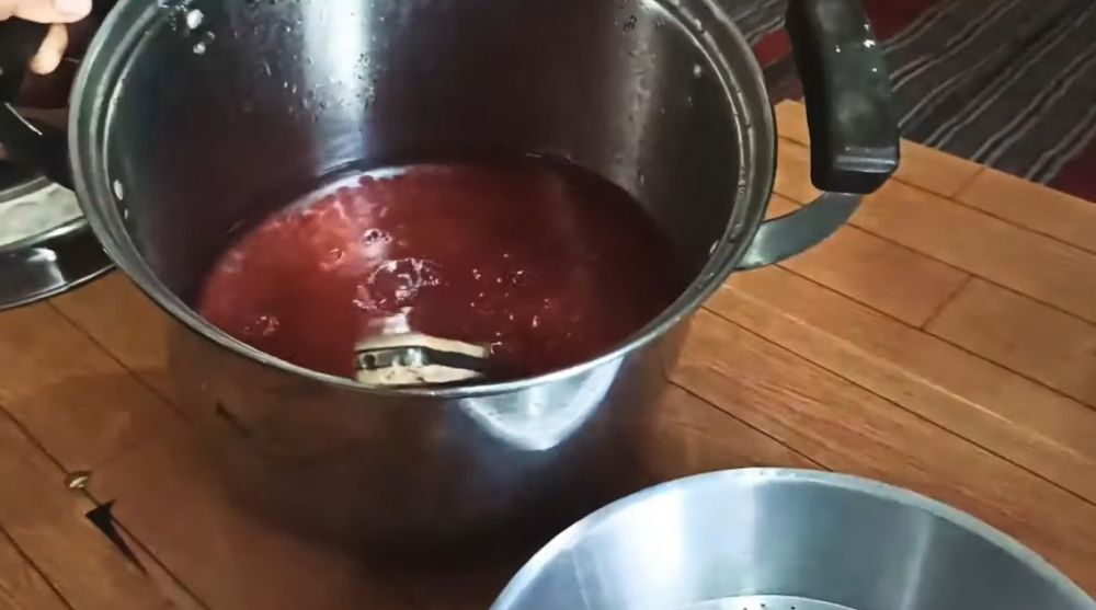 Cuma butuh 10 menit, begini cara merebus sagu mutiara hingga matang sempurna