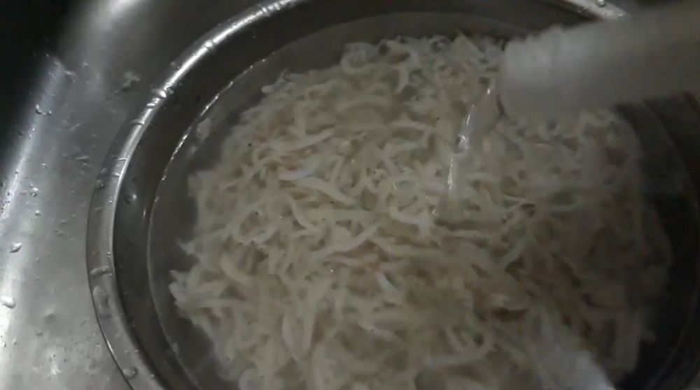 Cara menghilangkan pengawet dan bahan kimia pada ikan teri, mudah disontek