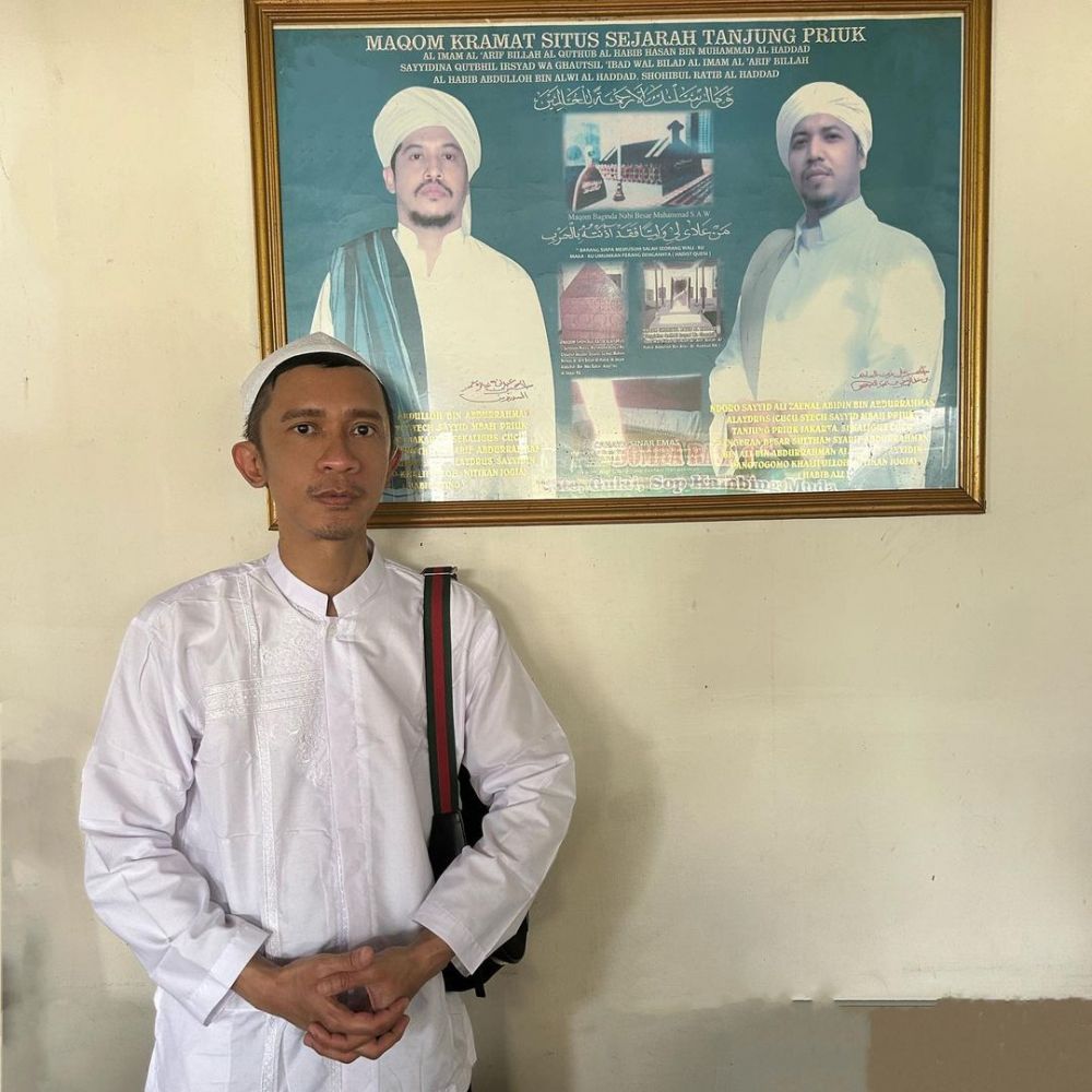 Aming pakai peci © Instagram