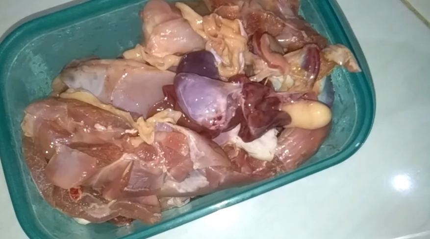 Hanya pakai pepaya muda, ini cara mengolah ayam kampung agar menjadi lezat dan empuk