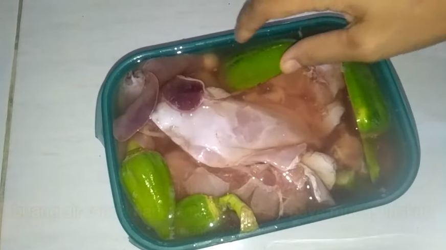 Hanya pakai pepaya muda, ini cara mengolah ayam kampung agar menjadi lezat dan empuk