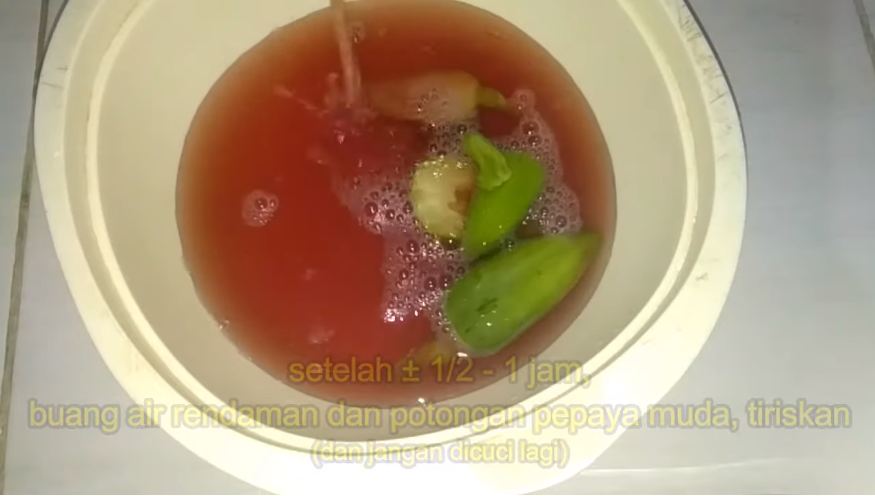 Hanya pakai pepaya muda, ini cara mengolah ayam kampung agar menjadi lezat dan empuk