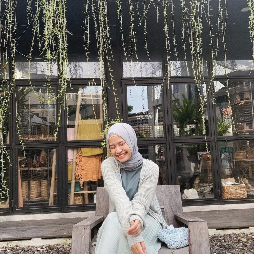 Pesinetron berhijab istimewa