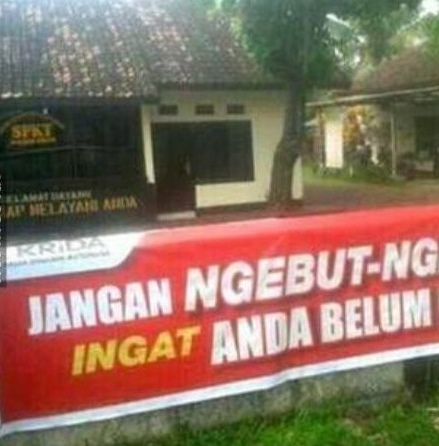 Tulisan spanduk tidak selesai © 2023 brilio.net