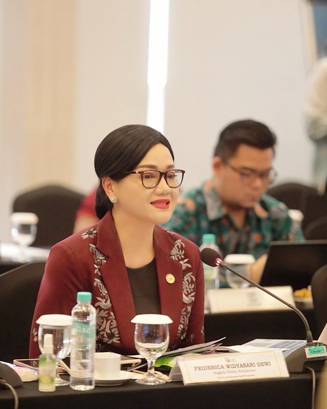 Kiki Widyasari Dewi Setyawati Angling Dharma © berbagai sumber Kiki Widyasari Dewi Setyawati Angling Dharma © berbagai sumber