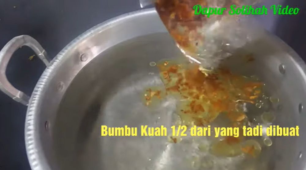 7 Cara simpel membuat kuah kaldu untuk mi ayam, lezat tanpa rebusan tulang