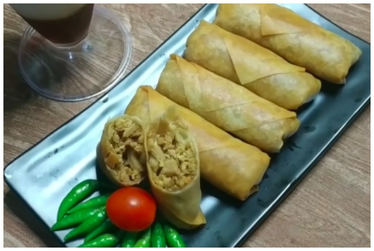 Trik mengolah isian lumpia rebung khas Semarang agar lezat dan nggak bau pesing
