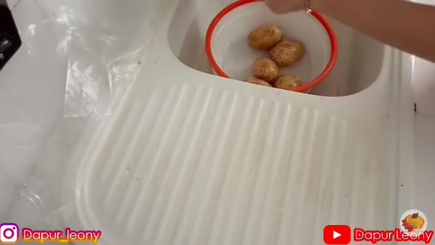 Tanpa dimasukkan ke kulkas, ini cara menyimpan kentang agar awet hingga sebulan