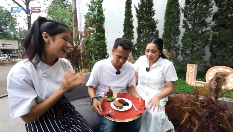 Hari lahir barengan, intip 10 potret detail kue ultah Raffi Ahmad dan Nagita Slavina yang elegan abis