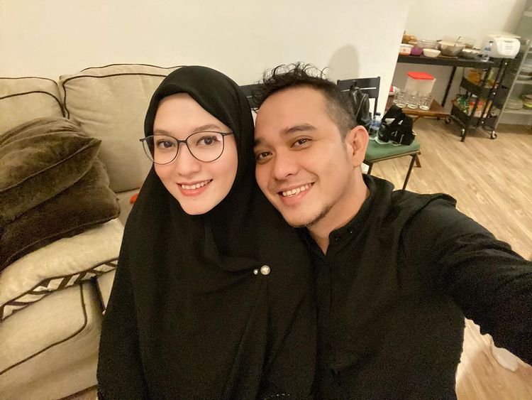 Lyra Virna Angling Dharma © berbagai sumber