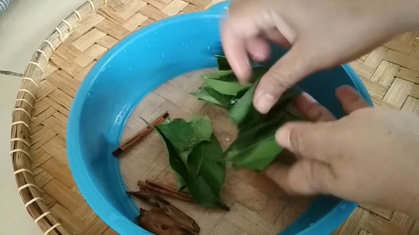 Mudah dipraktikkan, ini cara merebus daun salam agar tetap berkhasiat turunkan kolesterol