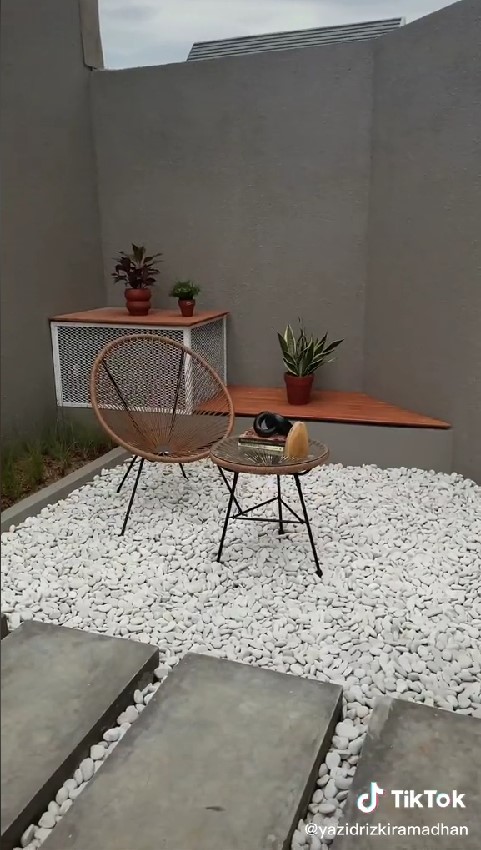 taman belakang ala coffee shop © TikTok/@yazidrizkiramadhan