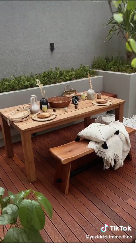 taman belakang ala coffee shop © TikTok/@yazidrizkiramadhan