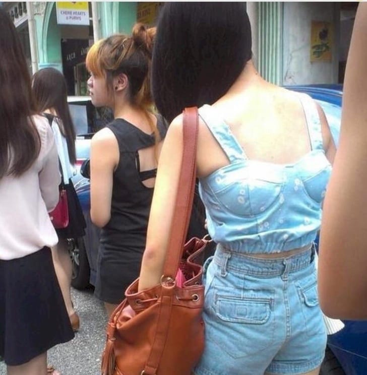 pakai baju nyeleneh gagal fokus © berbagai sumber pakai baju nyeleneh gagal fokus © berbagai sumber